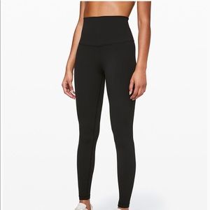 Lululemon super high rise black leggings NEAR NEW